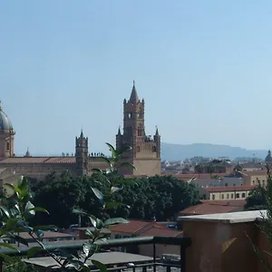 Camera-attico Luminoso Con Terrazza Alloggio in famiglia Palermo